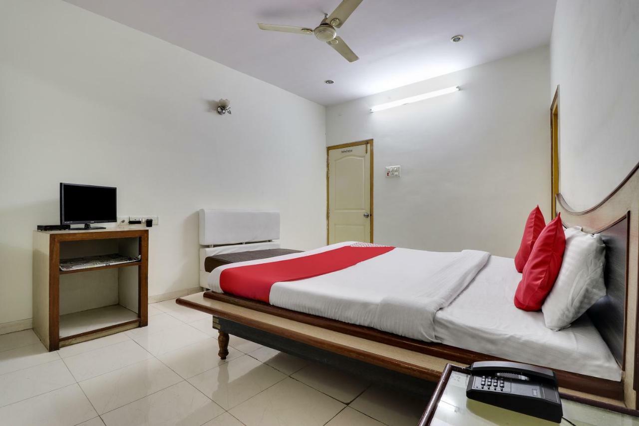 Oyo 45398 Kunal Hotel Etāwah Exterior foto
